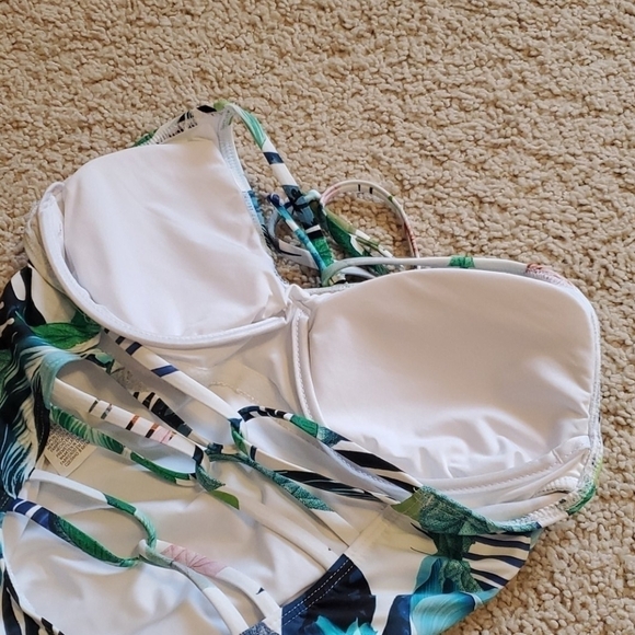 NWOT BECCA The Moment Scoop Front Lingerie swim - Picture 10 of 10